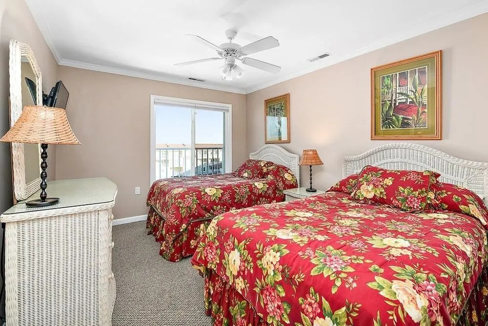 Whispering Sands 401 - 3 Br Condo