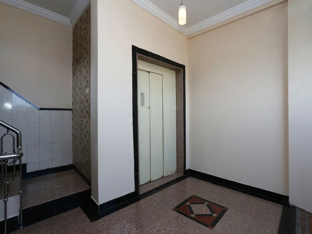 OYO 13546 Hotel City Palace