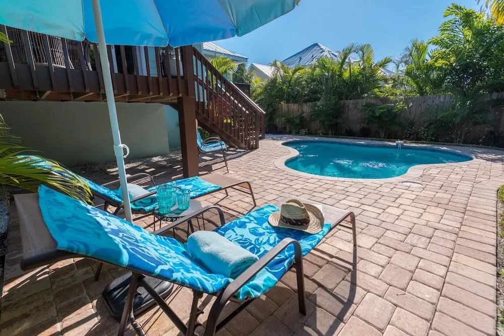 Azure Beach House Apartment 3
