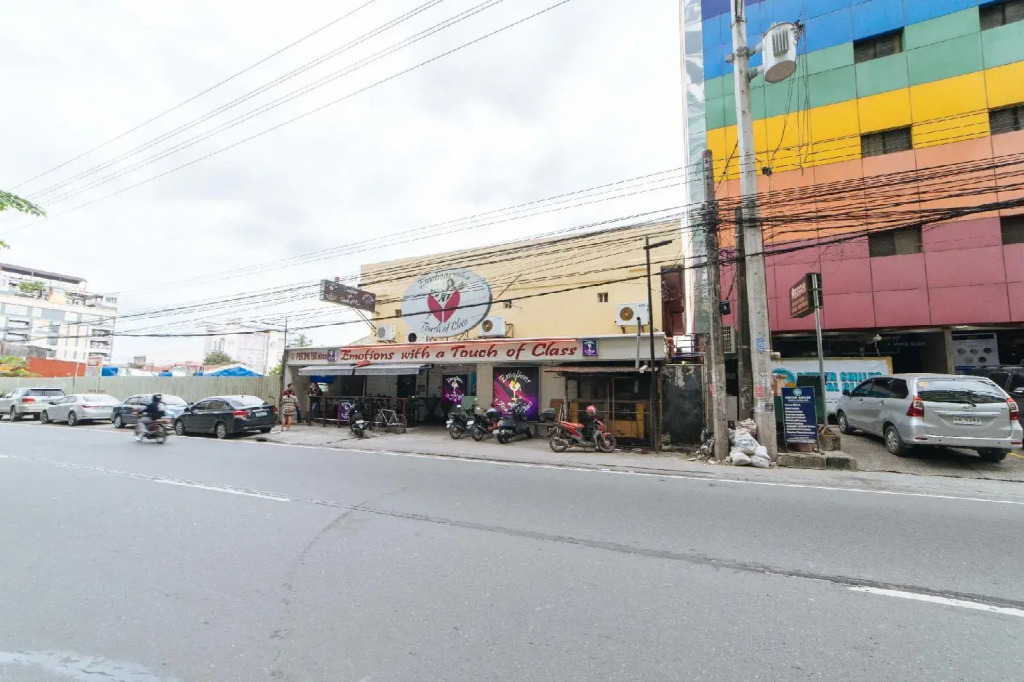 RedDoorz @ Clarkview 21st Street Angeles City