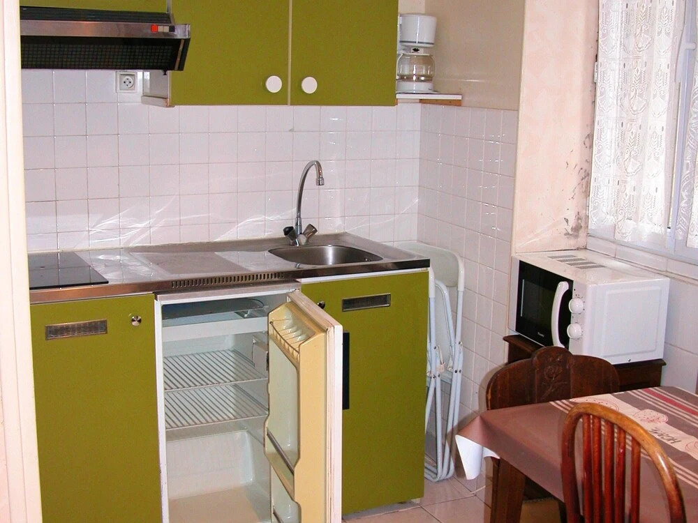 Studio in Néris-les-bains, With Enclosed Garden and Wifi