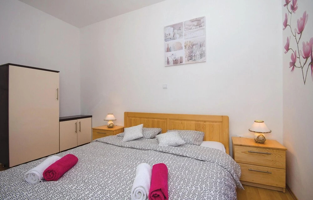 Beautiful Home in Kastel Stari With Wifi and 7 Bedrooms