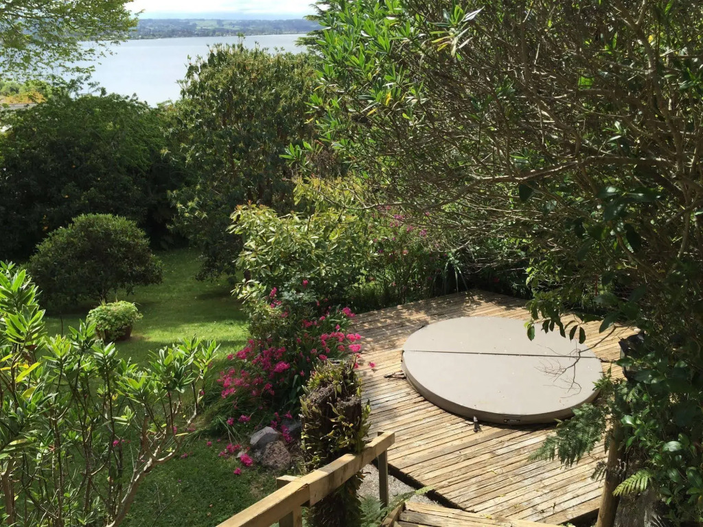 Lakeview Holiday Home