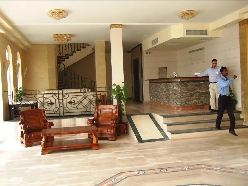 Palm Beach Piazza Apartments