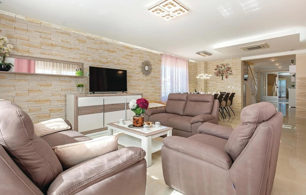 Beautiful Home in Marcana With Outdoor Swimming Pool, Wifi and 5 Bedrooms