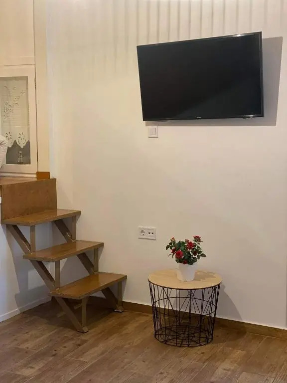 FOTIS HOUSE