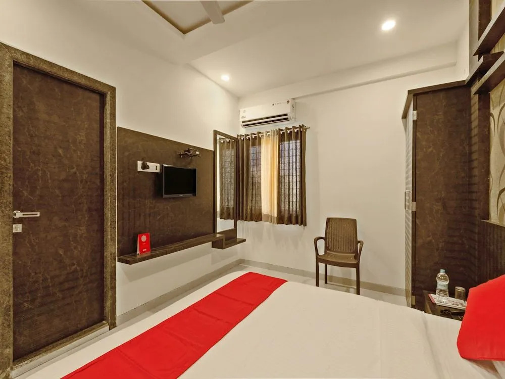 OYO 19196 Shree Sai Niladri Residency
