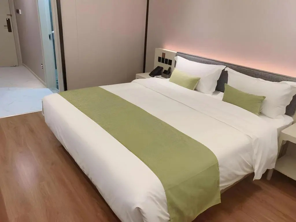 Gya Jiaxing Pinghu City Wuyue Square Shengli Road