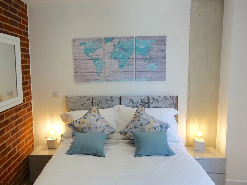 Platform Apartment
