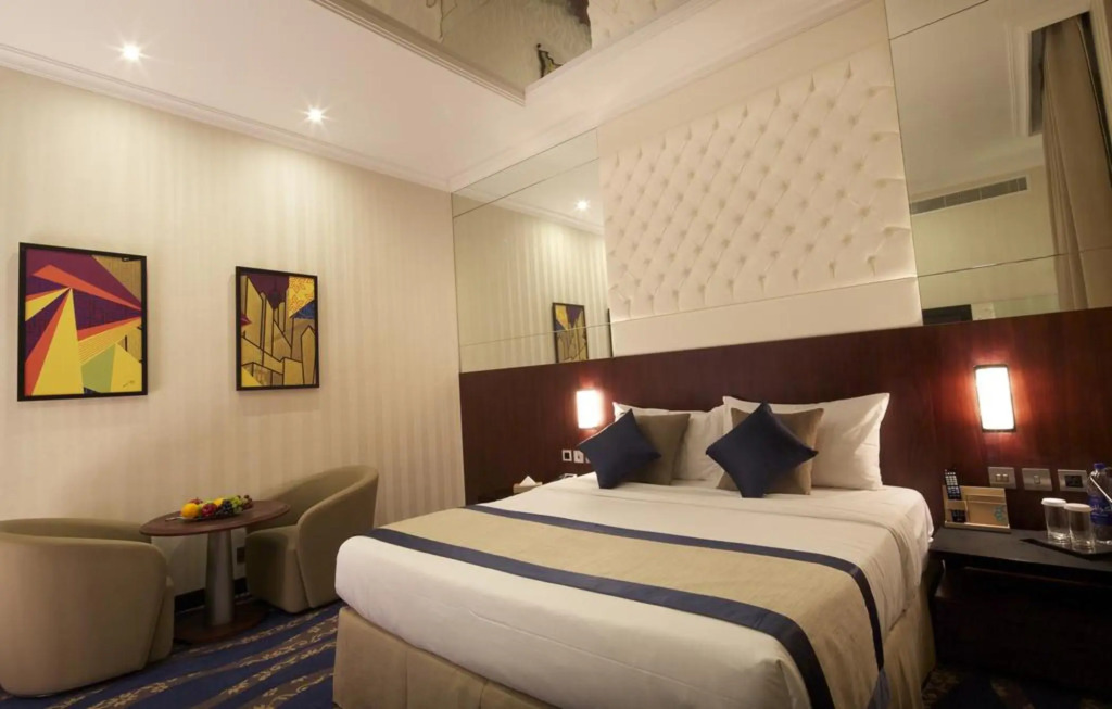 Raviz Center Point Hotel