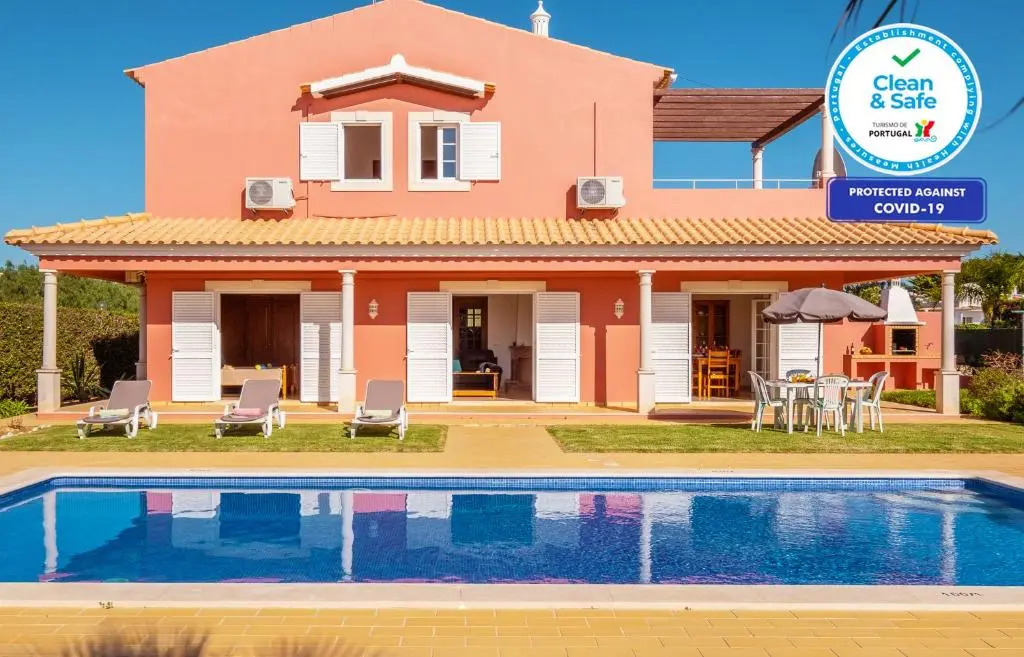 Villa Sunrise - com piscina privada e BBQ em Carvoeiro