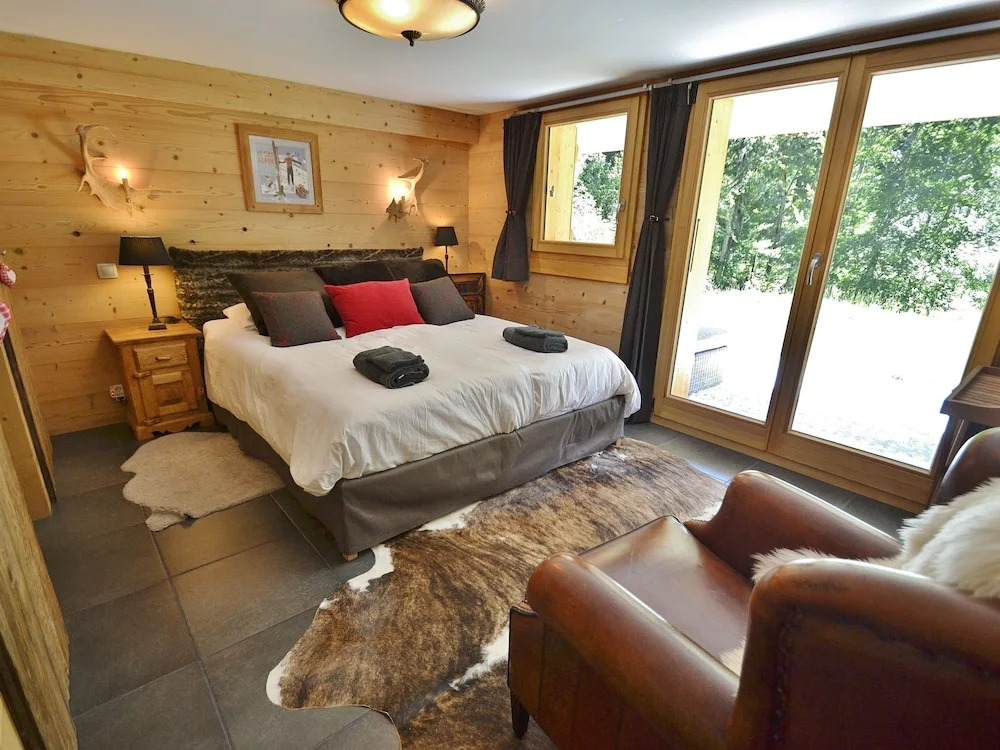 Luxurious Chalet in Le Chinaillon with Sauna