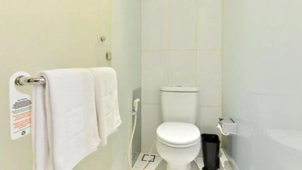 V Hotel Tebet
