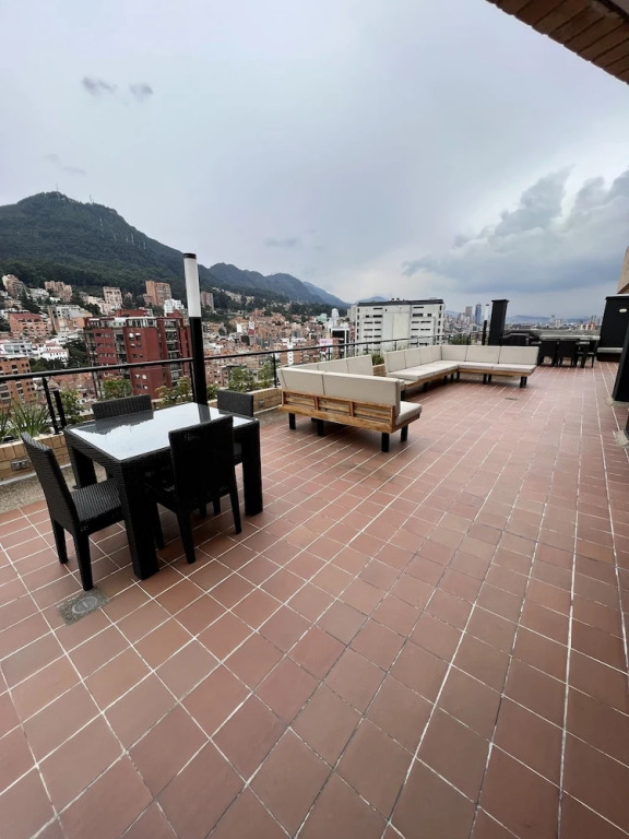Charming Chapinero Lodge Urban Retreat w