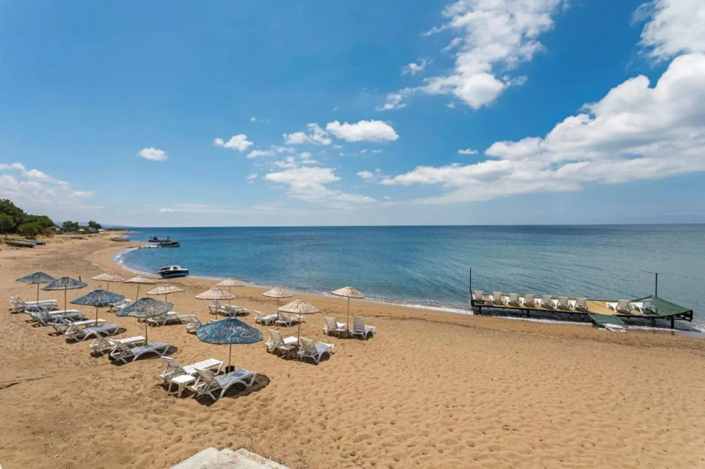 Troas Beach Hotel