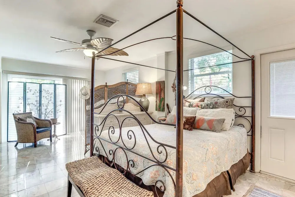 Englewood Bungalow 1 Mi to Beach: Pets Welcome