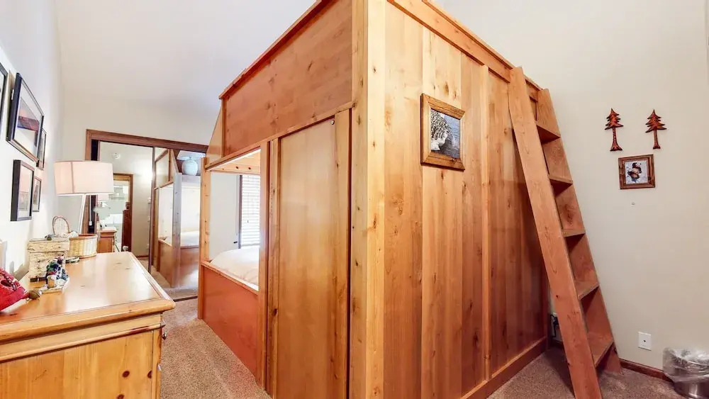 Sierra Megeve 7 Deluxe Remodeled Condo, Just A Short Walk To Canyon Lodge by RedAwning