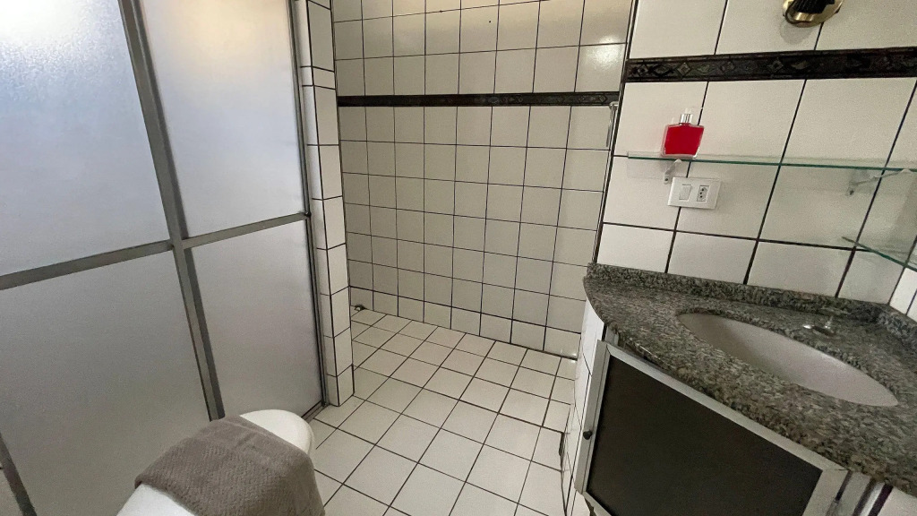 Amplo Apartamento C/ 4 Quartos, Churrasqueira E área De Lazer
