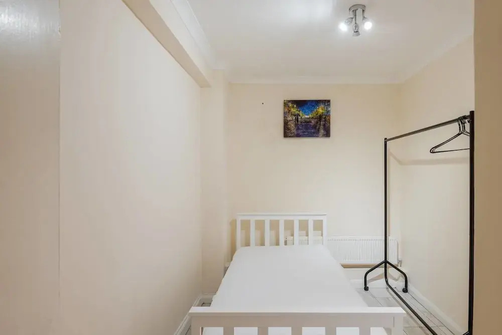 Great 2 Bed, for 3 Guests, 5 Mins to Paddington!