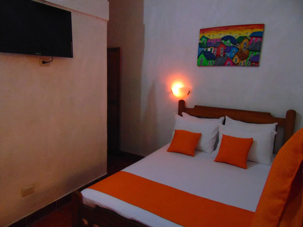 Hotel El Maltese - Lakefront
