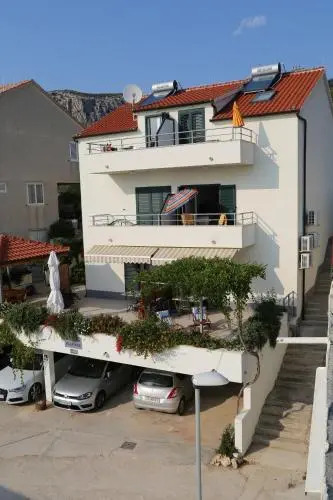 Apartments Plazibat