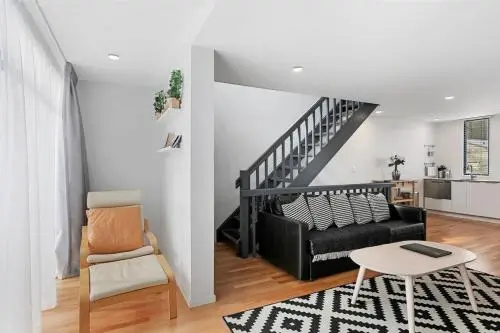Star Struck Luxury - Inner City Townhouse