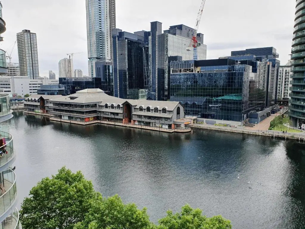 1 Bed Suite, Waterside, Canary Wharf