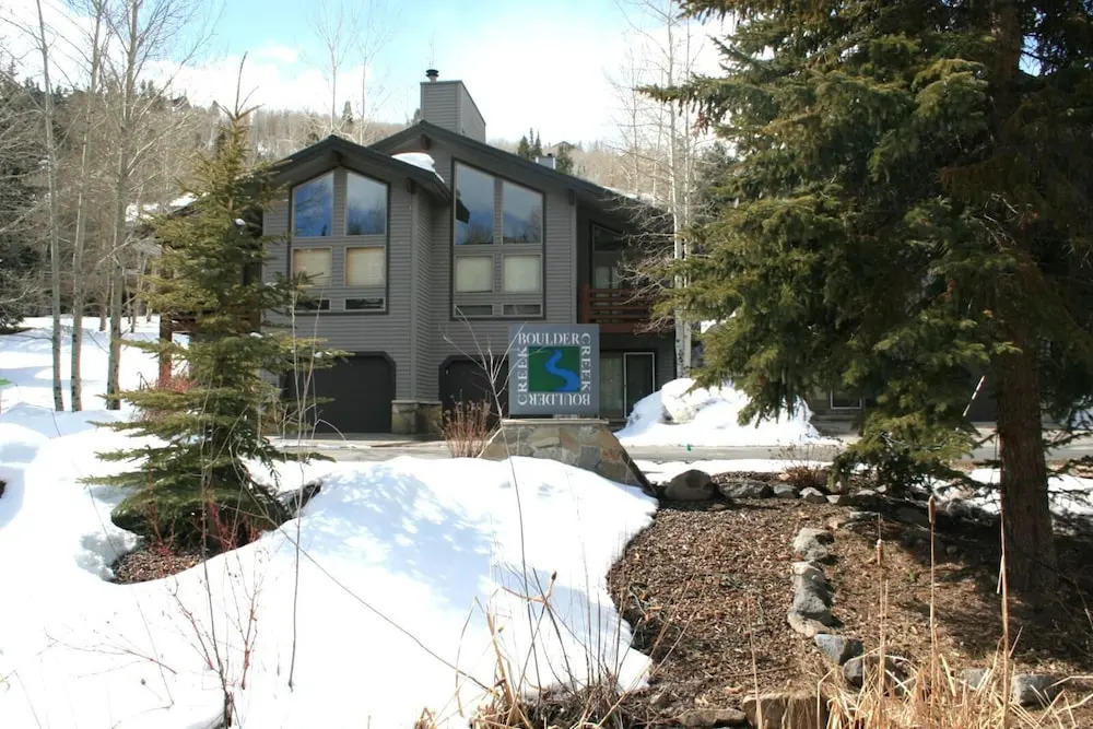 Boulder Creek 3 Bedrooms BCC-1101 by KBM