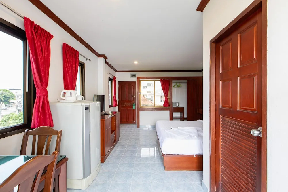 Selina Place Hotel