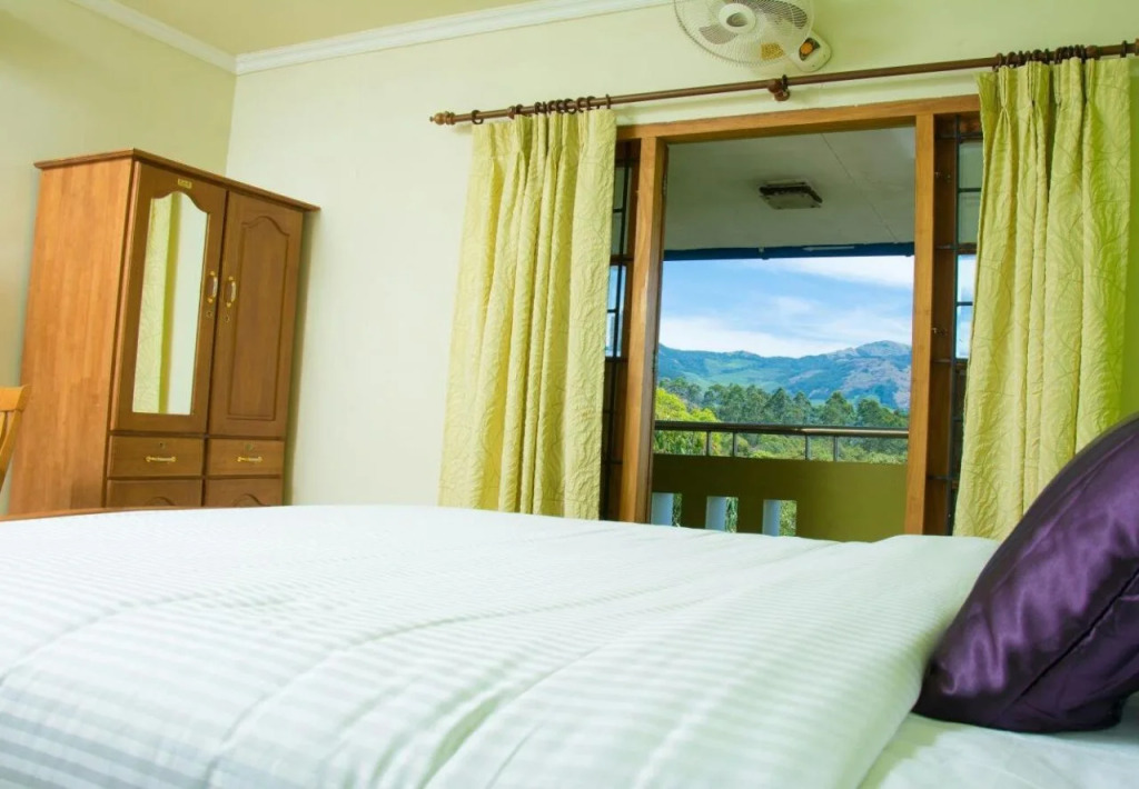 Munnar Crown Hotel