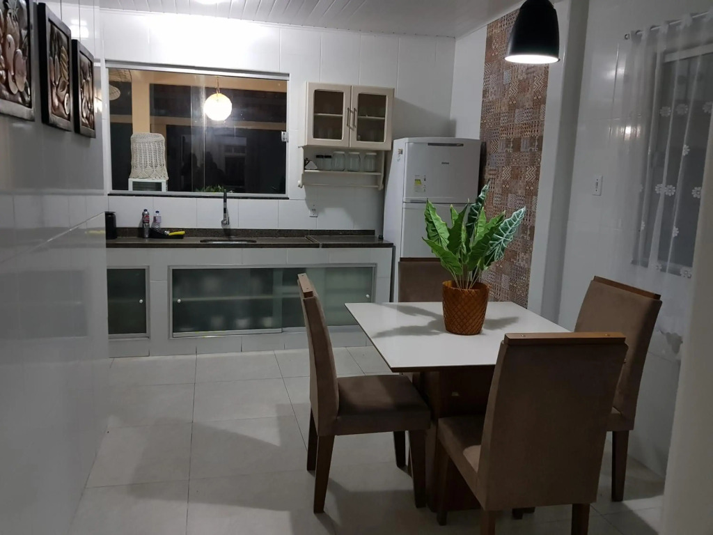Casa para temporada c/ ar condicionado, próximo da praia e do Beco das Garrafas