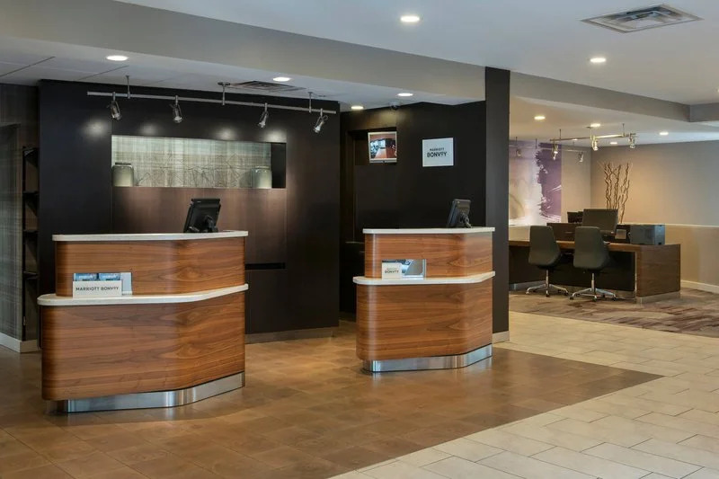 Courtyard Lincroft Red Bank
