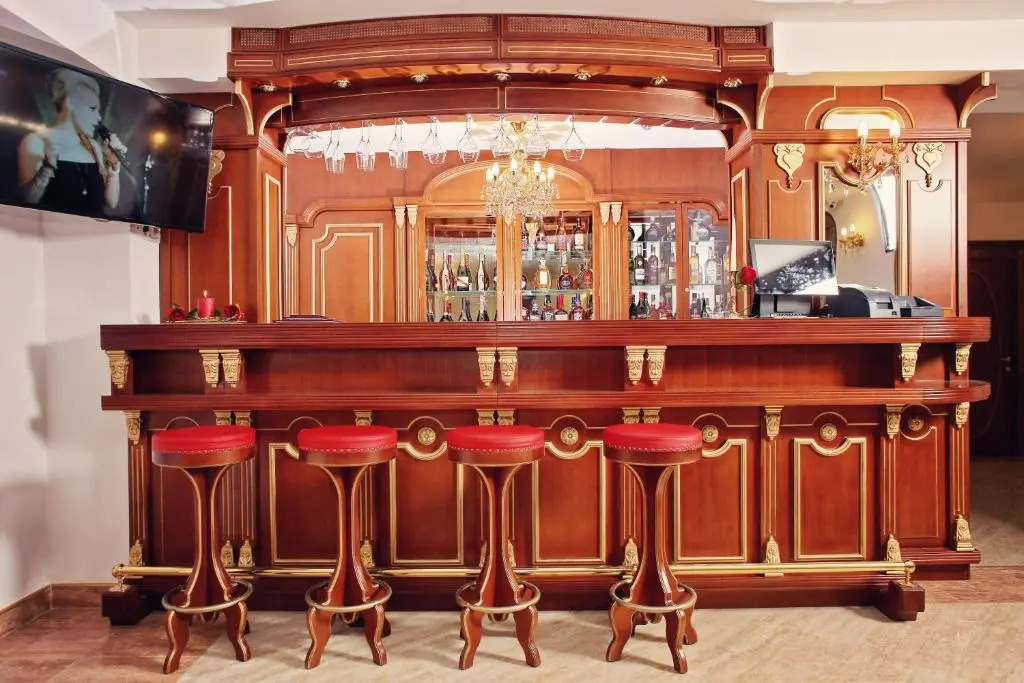 Astoria Grand Hotel
