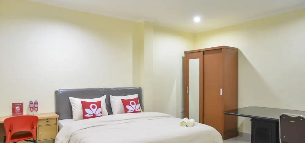 ZEN Rooms Near ITC Roxy Mas