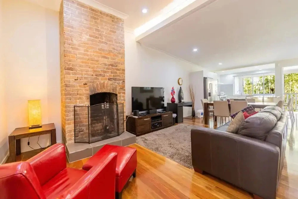 Renovated 3 Bedroom Home In Petrie Terrace