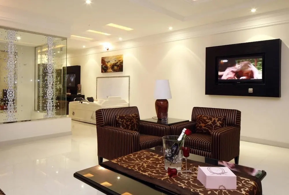 Hayatt Home Hotel