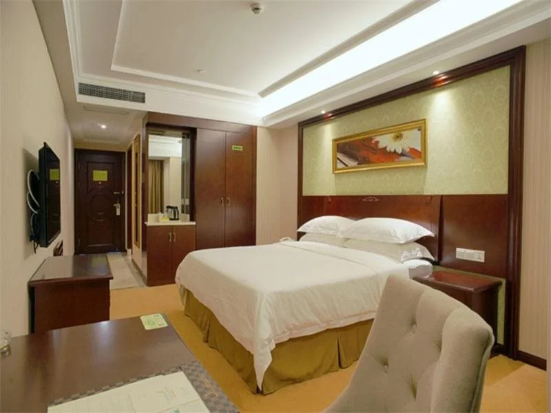 Vienna International Zhoupu Wanda Plaza