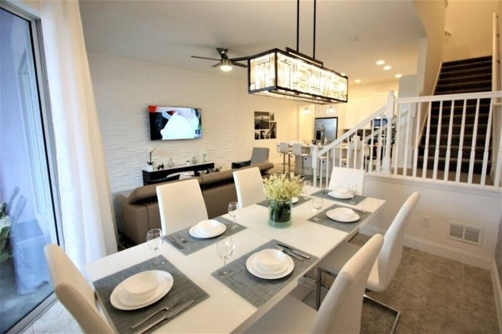 178fr 5 Bedroom Townhouse
