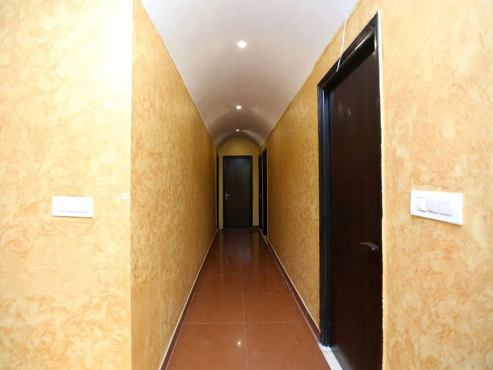 OYO 15525 Signature Inn