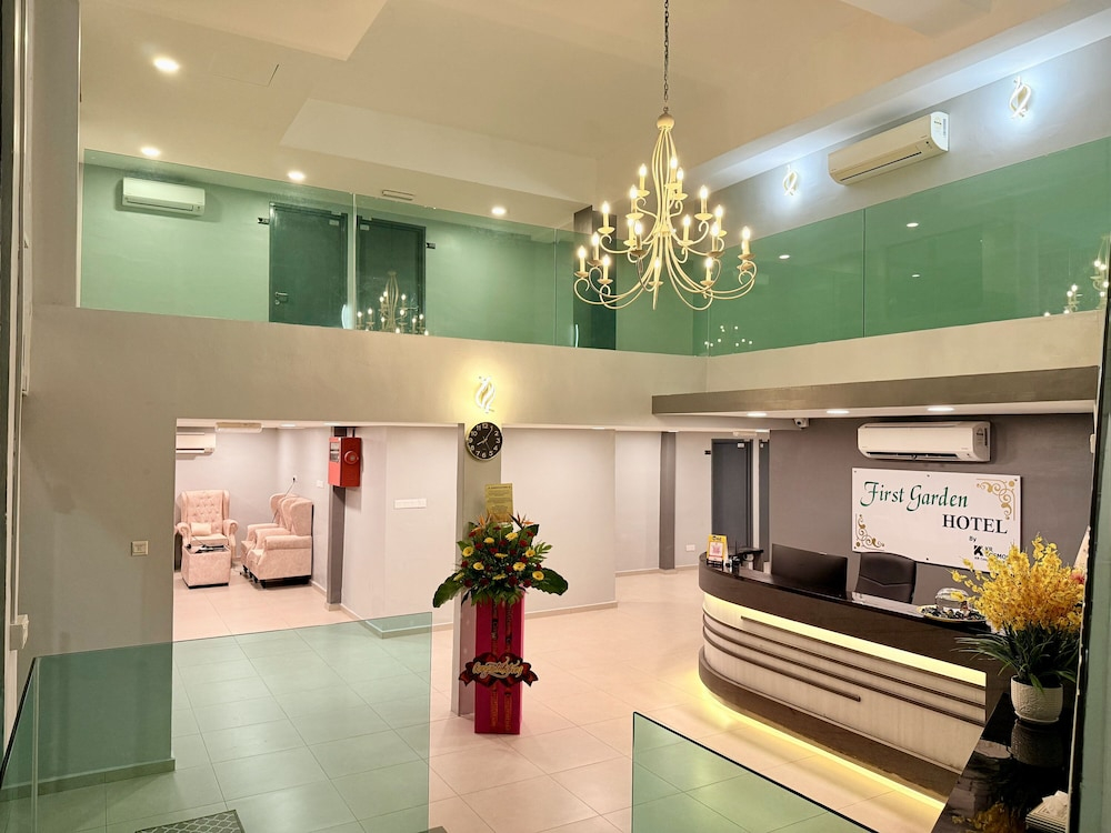 Capital O 91281 Hotel First Garden By Kr Cosmos