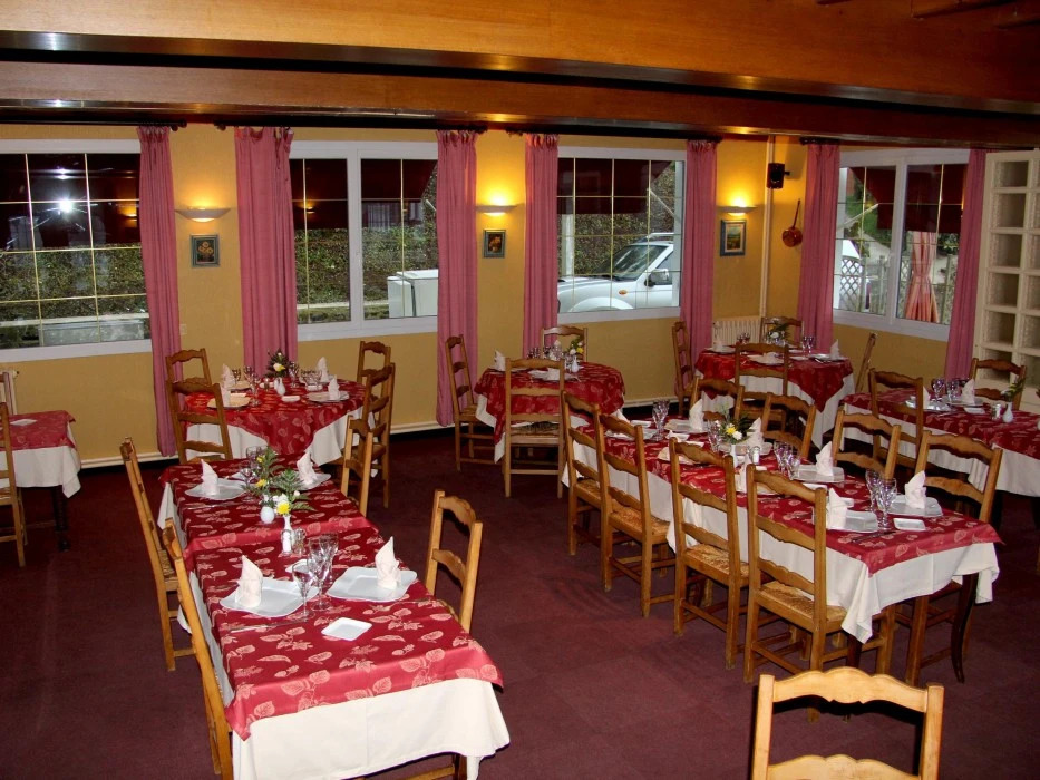 Logis Hotel Restaurant Du Commerce