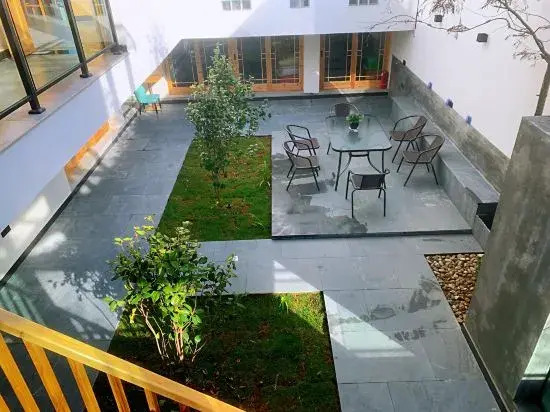 Zhonghan Small Courtyard