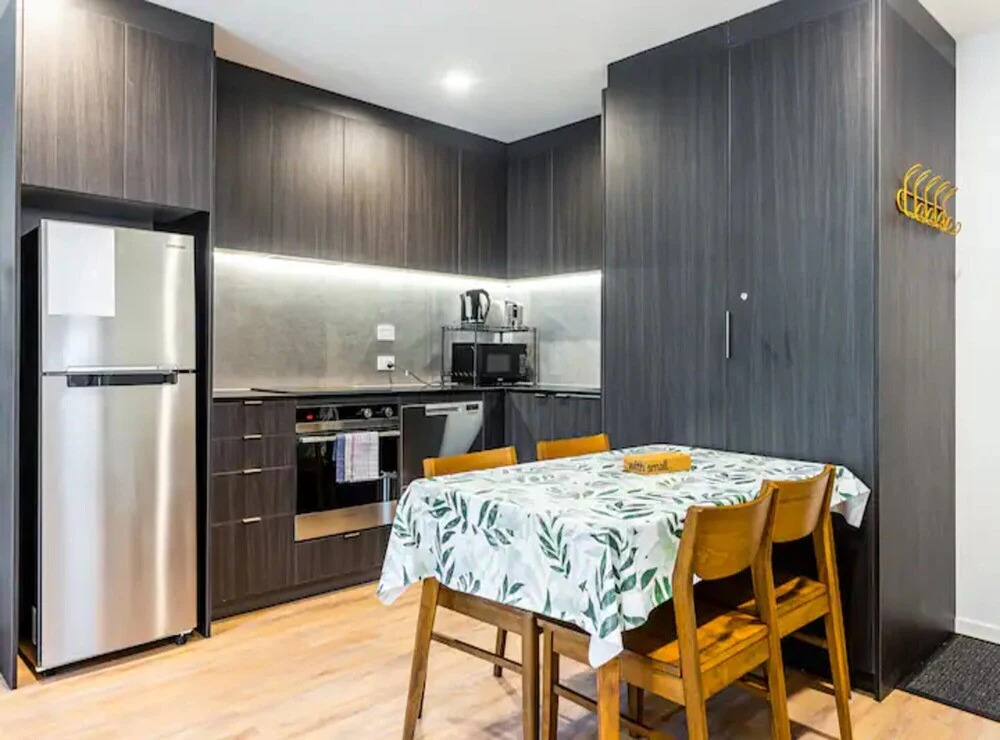 Auckland City Charm - 2BR Haven by Zodiak Stays