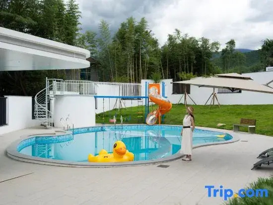 XLXW Xiangwang Wild Luxury Family Homestay With Slide Pool, Creek Trekking & River Rafting