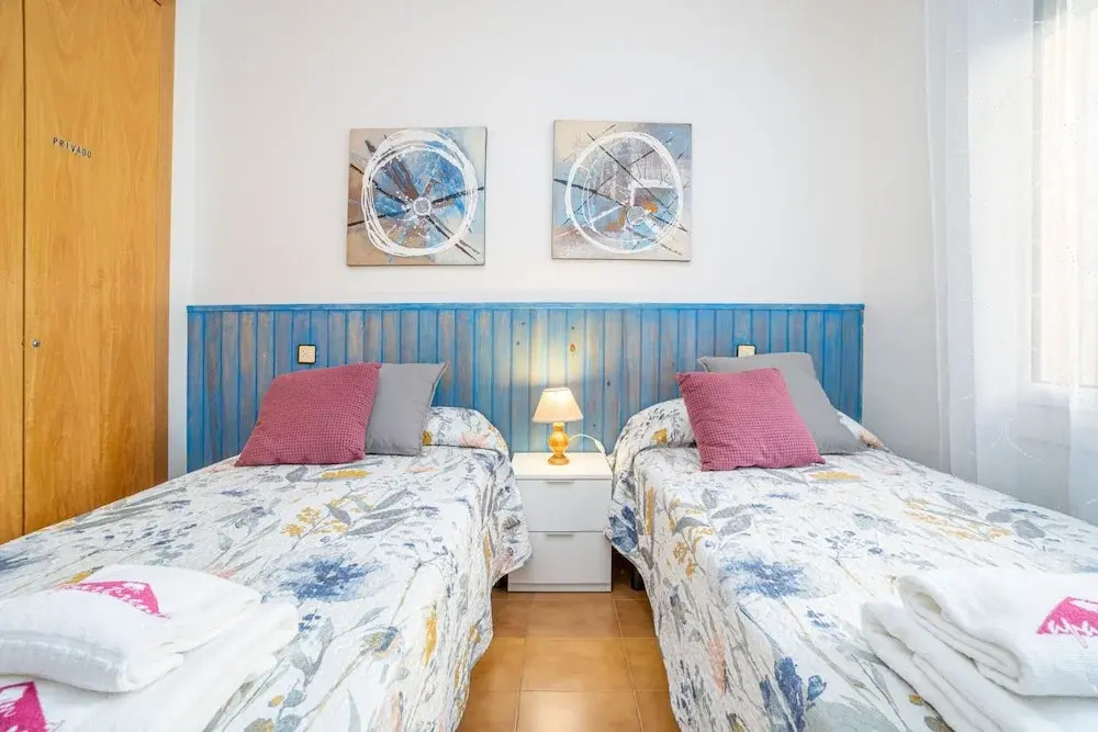 Modern 1-bedroom Apartment With Terrace