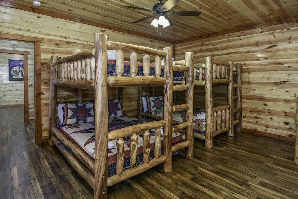 SmokyStays Indoor Heated Pool Cabin
