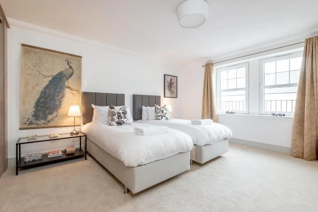 Kinness House, Luxury Apartment with Parking