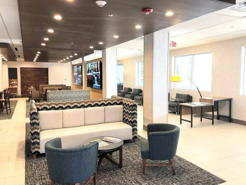 Holiday Inn I 64 West End