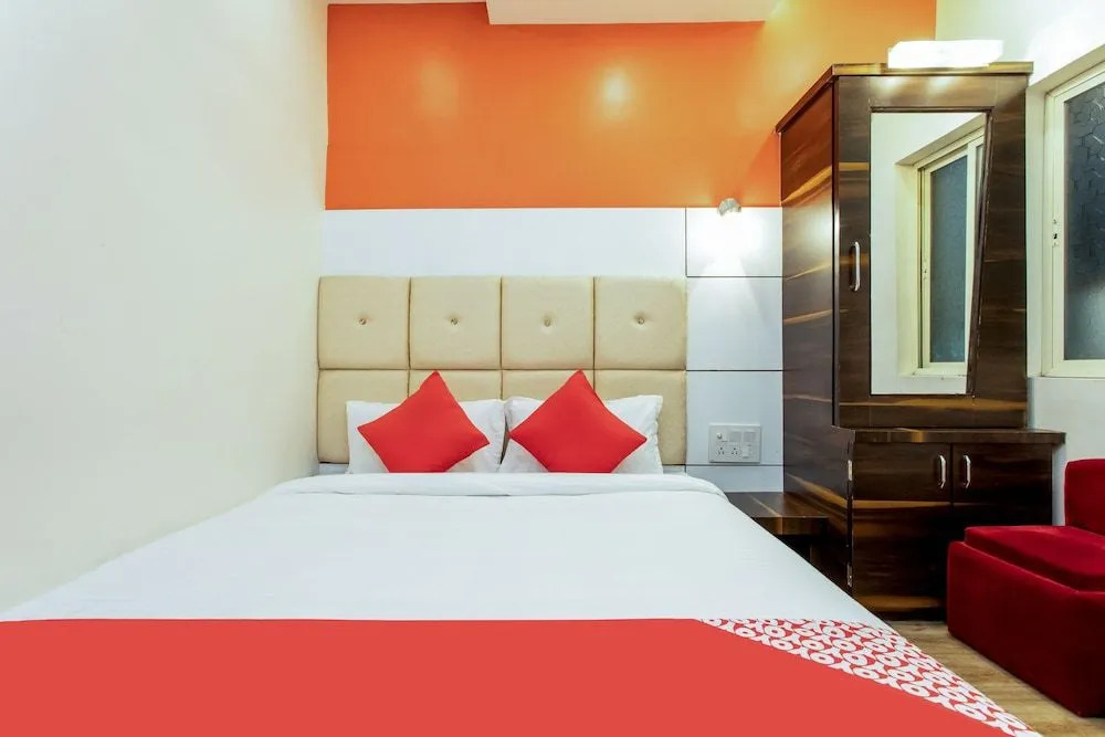OYO 24822 Samarth Guest House
