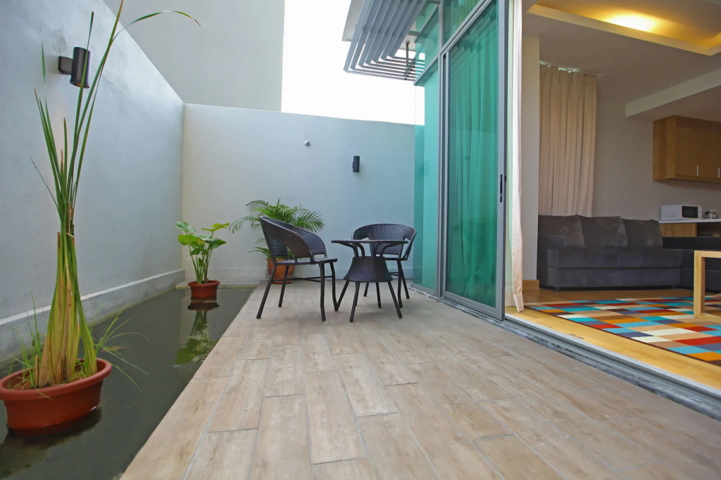Hotel Casuarina Meru